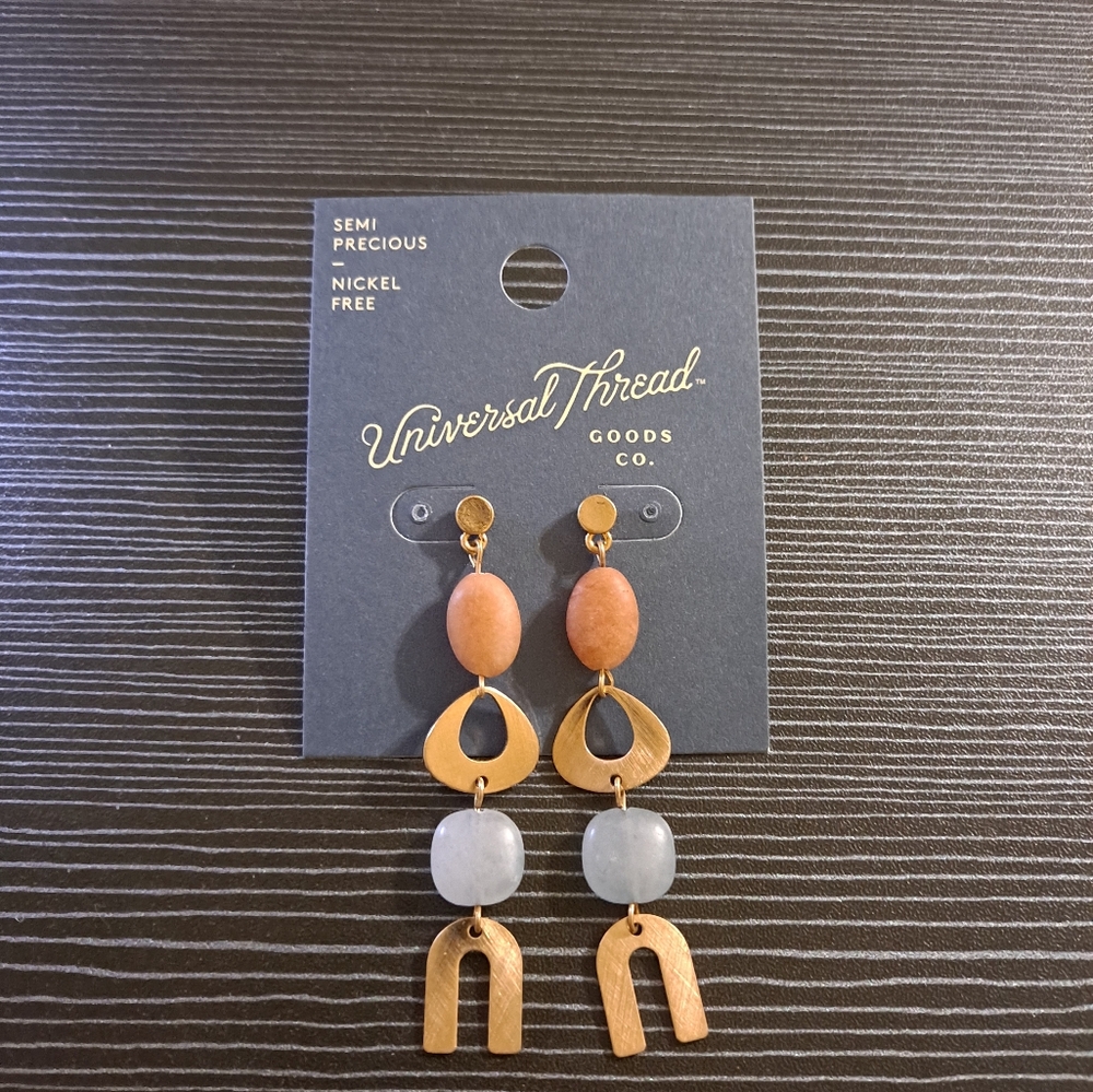 Universal Thread dangle earrings